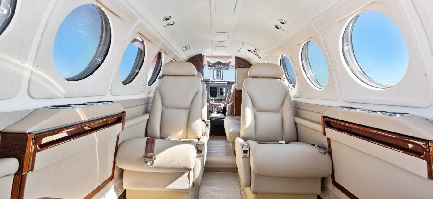 Beechcraft King Air 200 - Image 4